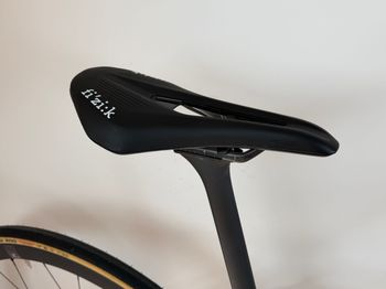 Used Cervélo R5 Red eTap AXS 2023 2023 Road & Gravel, Negro — image 3 of 10