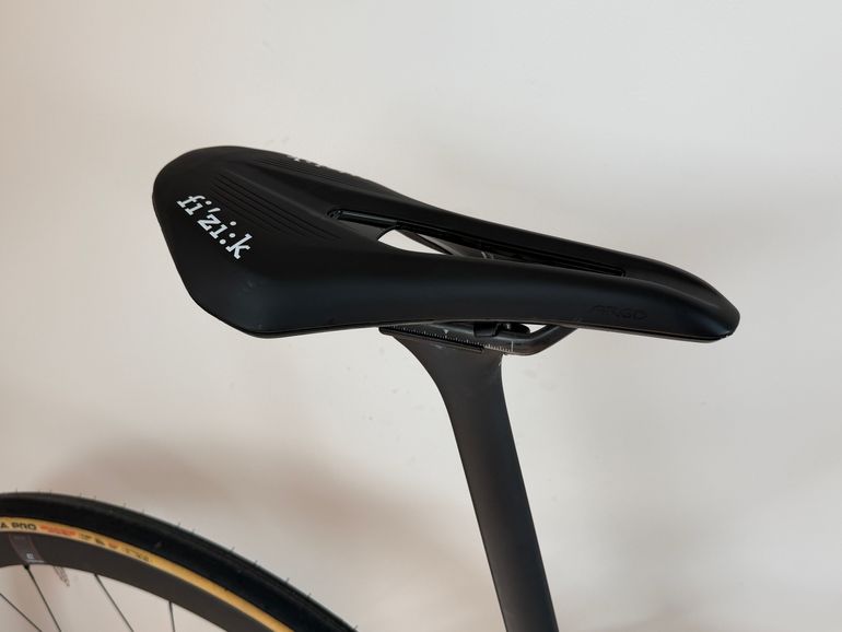Used Cervélo R5 Red eTap AXS 2023 2023 Road & Gravel, Negro — image 3 of 10