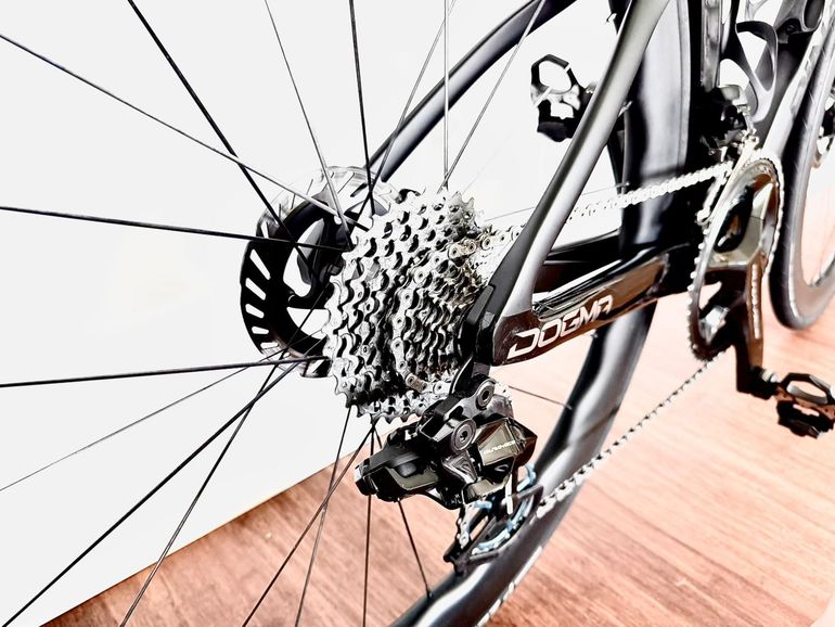 Used Pinarello DOGMA F DURA ACE Di2 Disc 2024 2024 Road & Gravel, Black — image 3 of 13