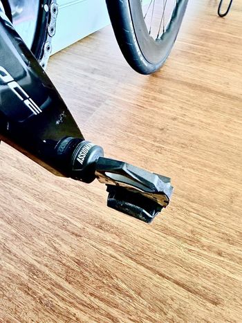 Used Pinarello DOGMA F DURA ACE Di2 Disc 2024 2024 Road & Gravel, Black — image 8 of 13