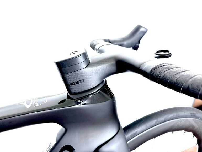 Used Pinarello DOGMA F DURA ACE Di2 Disc 2024 2024 Road & Gravel, Black — image 12 of 13