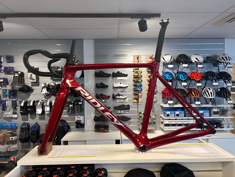 Used Ridley Ridley X-Night RS Carbon Cyclocross Bike, Size S, Ultegra Di2 2x12, DT Swiss Wheels, Very Good Condition 2026 Road & Gravel, Schwarz — image 6 of 9