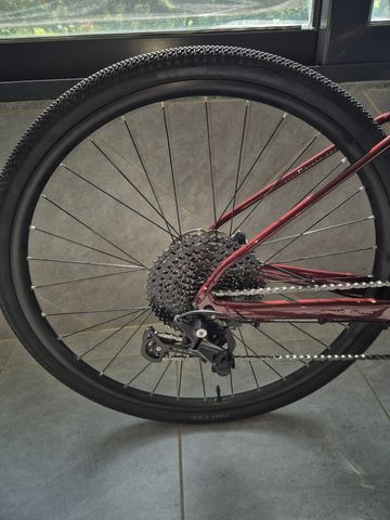 Used Marin DSX 2 2025 2025 Road & Gravel, Red — image 10 of 10