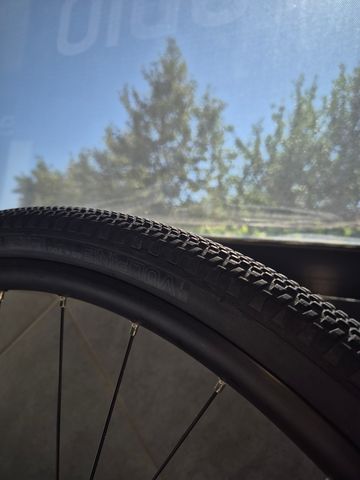 Used Marin DSX 2 2025 2025 Road & Gravel, Red — image 8 of 10