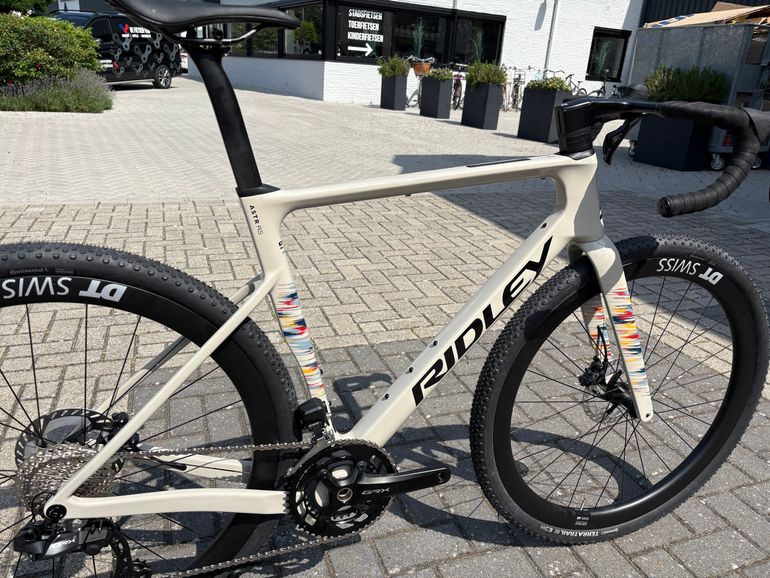 Used Ridley Ridley Astr En Astr RS Carbon Gravelbike, Size S And M, Sram Of Shimano, DT Swiss GRC1400 Wheelset, New 2026 Road & Gravel, Green — image 7 of 9
