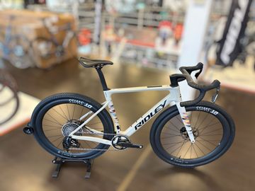 Ridley Astr En Astr RS Carbon Gravelbike, Size S And M, Sram Of Shimano, DT Swiss GRC1400 Wheelset, New 2026 Road & Gravel usato