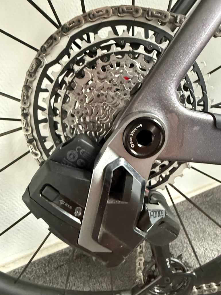 Used Canyon Grail CF SLX 8 AXS 2025 2025 Road & Gravel, Light Gray — image 4 of 16
