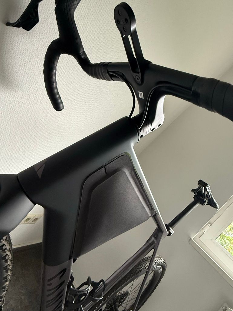 Used Canyon Grail CF SLX 8 AXS 2025 2025 Road & Gravel, Light Gray — image 15 of 16
