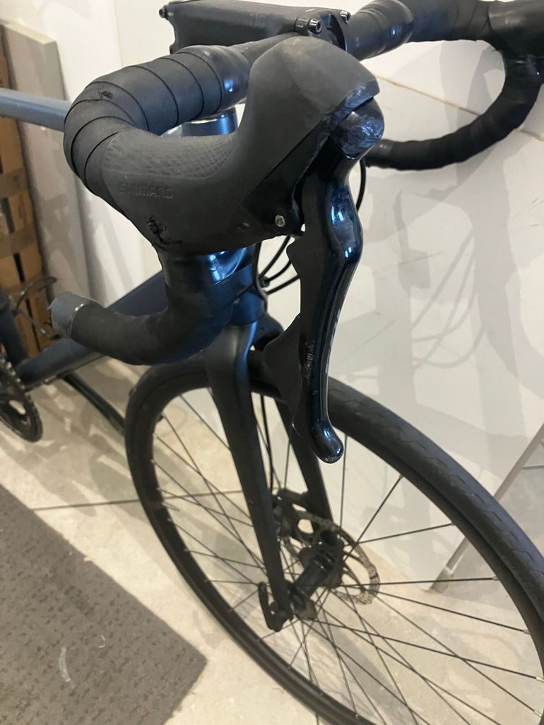Used TRIBAN RC520 Disc Road Bike - 105 2021 2021 Road & Gravel, Azul — image 6 of 15