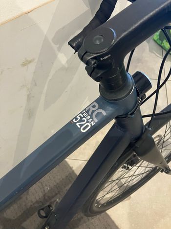 Used TRIBAN RC520 Disc Road Bike - 105 2021 2021 Road & Gravel, Azul — image 13 of 15