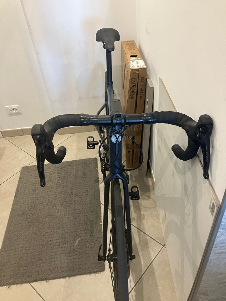 Used TRIBAN RC520 Disc Road Bike - 105 2021 2021 Road & Gravel, Azul — image 4 of 15