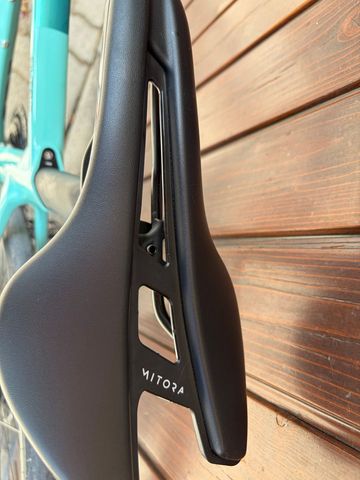 Tweedehands Bianchi Oltre Shimano 105 2026 Road & Gravel — afbeelding 5 van 13