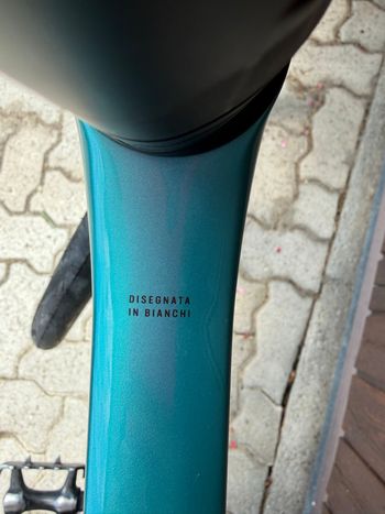 Used Bianchi Oltre Shimano 105 2026 Road & Gravel, Blue — image 5 of 8