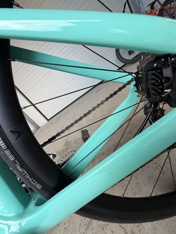 Tweedehands Bianchi Oltre Shimano 105 2026 Road & Gravel — afbeelding 7 van 13