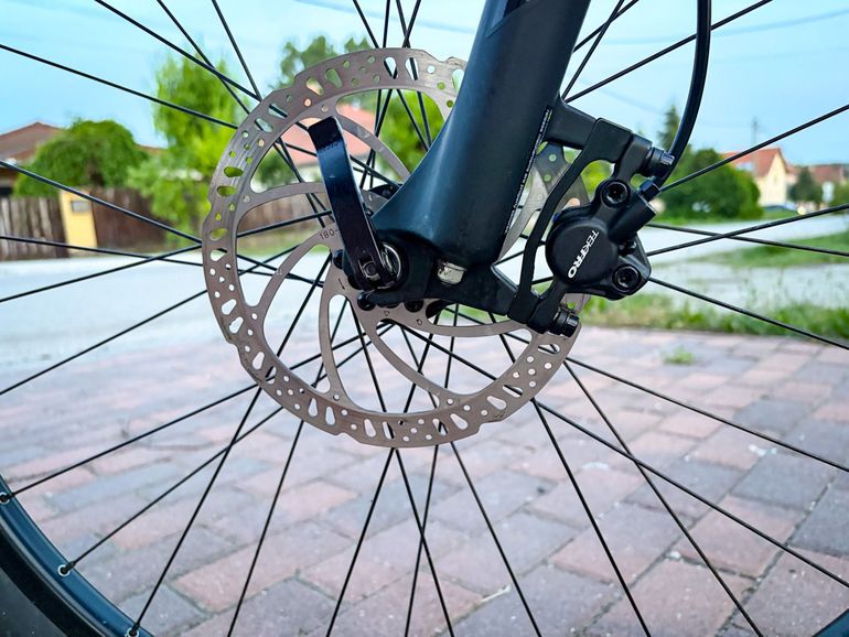Used Giant Talon Shimano Altus 2022 Mountainbike, Light Gray — image 6 of 7