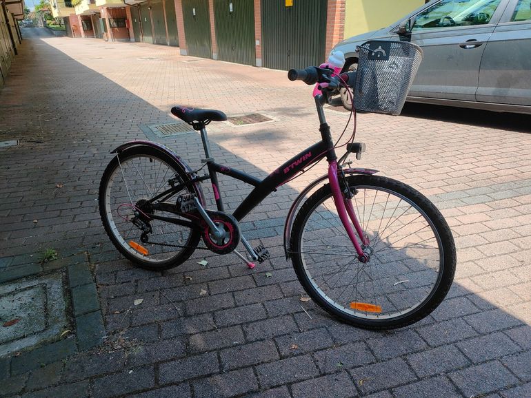 Used B Twin 500 2020 Youth — image 1 of 9