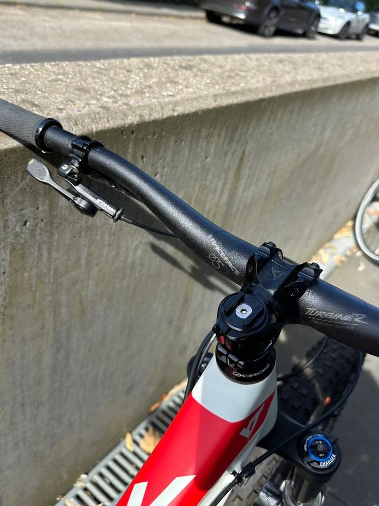 Used YT Industries Jeffsy 29 CF 2018 2018 Mountainbike, Weiß, 29 — image 4 of 10