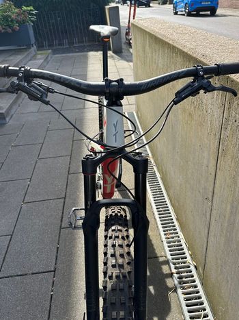 Used YT Industries Jeffsy 29 CF 2018 2018 Mountainbike, Weiß, 29 — image 8 of 10