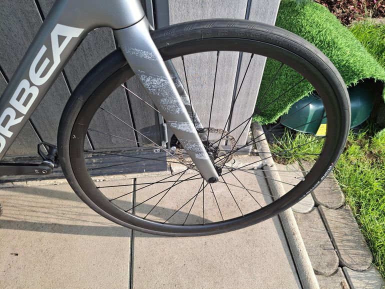 Used Orbea ORCA M30 2023 2023 Road & Gravel, Gris claro — image 7 of 14