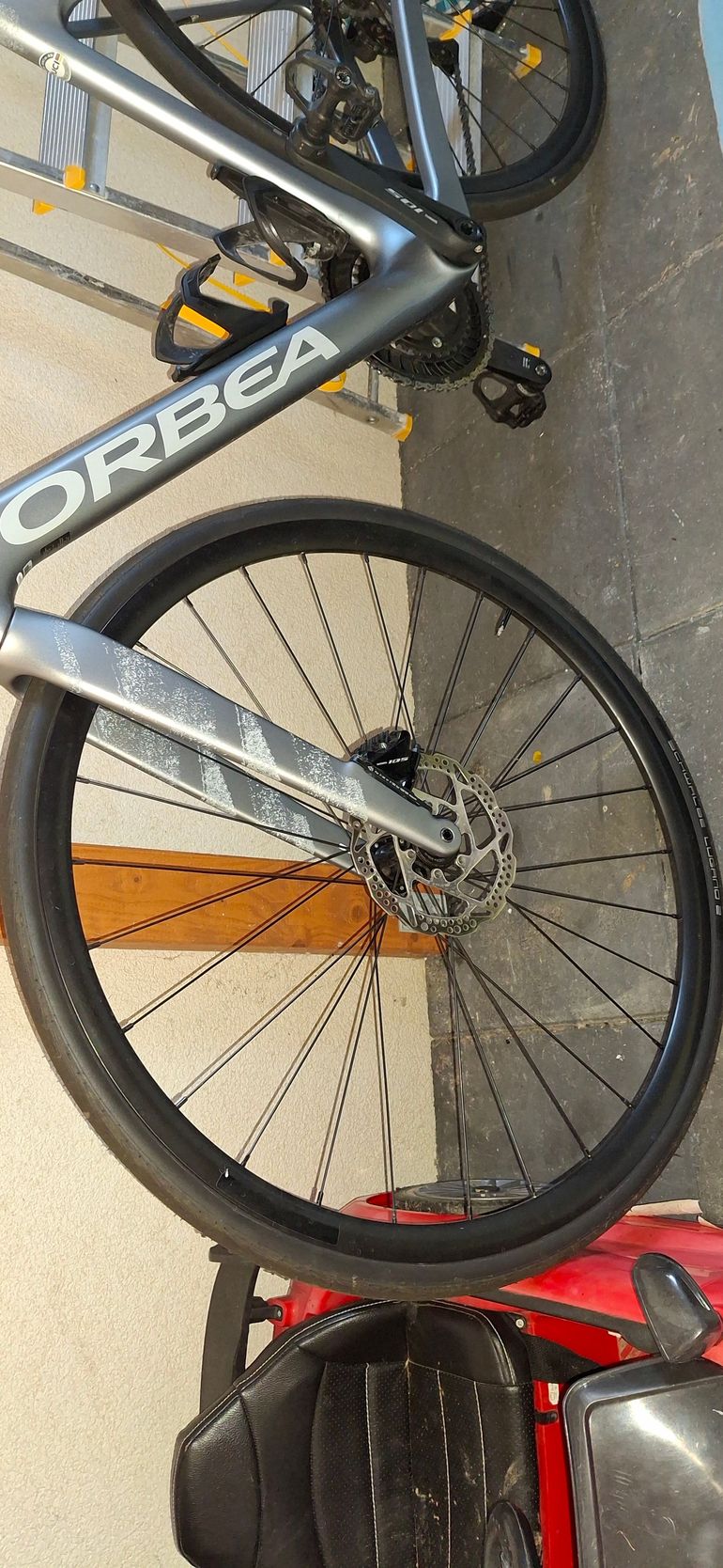 Used Orbea ORCA M30 2023 2023 Road & Gravel, Gris claro — image 12 of 14
