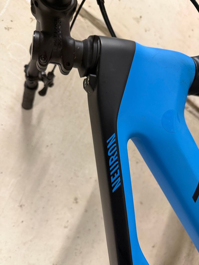 Used Canyon Neuron CF 8 2023 2023 Mountainbike, Blue, 27.5, 29 — image 6 of 8