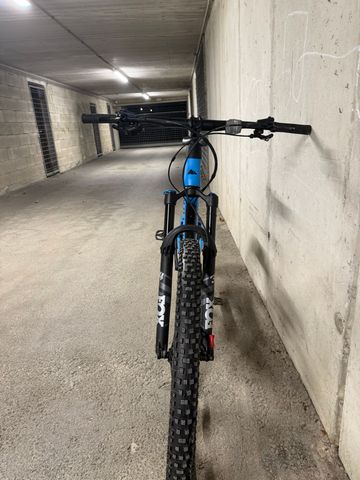 Used Canyon Neuron CF 8 2023 2023 Mountainbike, Blue, 27.5, 29 — image 3 of 8
