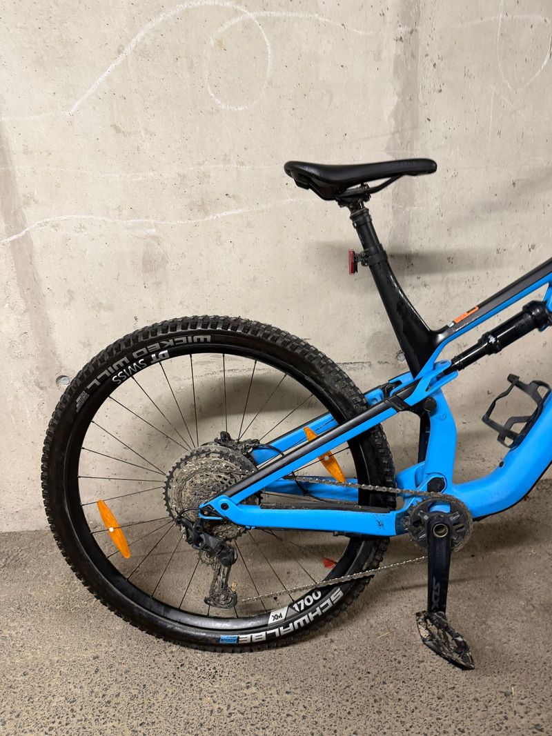 Used Canyon Neuron CF 8 2023 2023 Mountainbike, Blue, 27.5, 29 — image 2 of 8