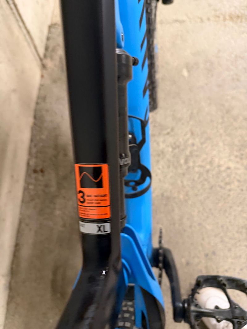 Used Canyon Neuron CF 8 2023 2023 Mountainbike, Blue, 27.5, 29 — image 7 of 8