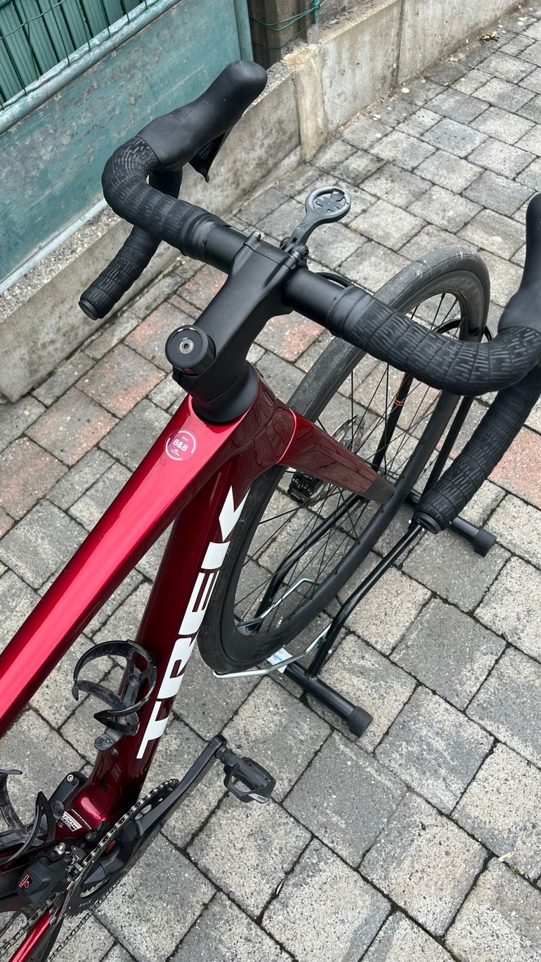 Used Trek Madone SL 6 Gen 8 2026 2026 Road & Gravel — image 6 of 8