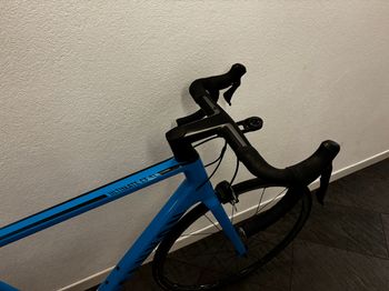 Used Canyon Ultimate CF SL 8 2022 2022 Road & Gravel, Blue — image 7 of 9