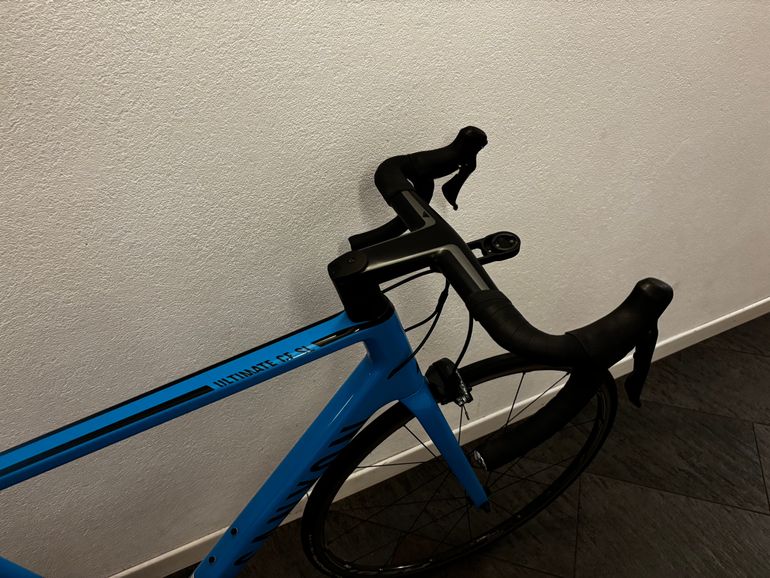 Used Canyon Ultimate CF SL 8 2022 2022 Road & Gravel, Blue — image 7 of 9