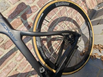 Used Pinarello Prince SRAM Rival eTap AXS 2022 Road & Gravel, Schwarz — image 2 of 14