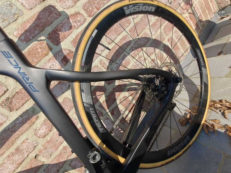 Used Pinarello Prince SRAM Rival eTap AXS 2022 Road & Gravel, Schwarz — image 2 of 14