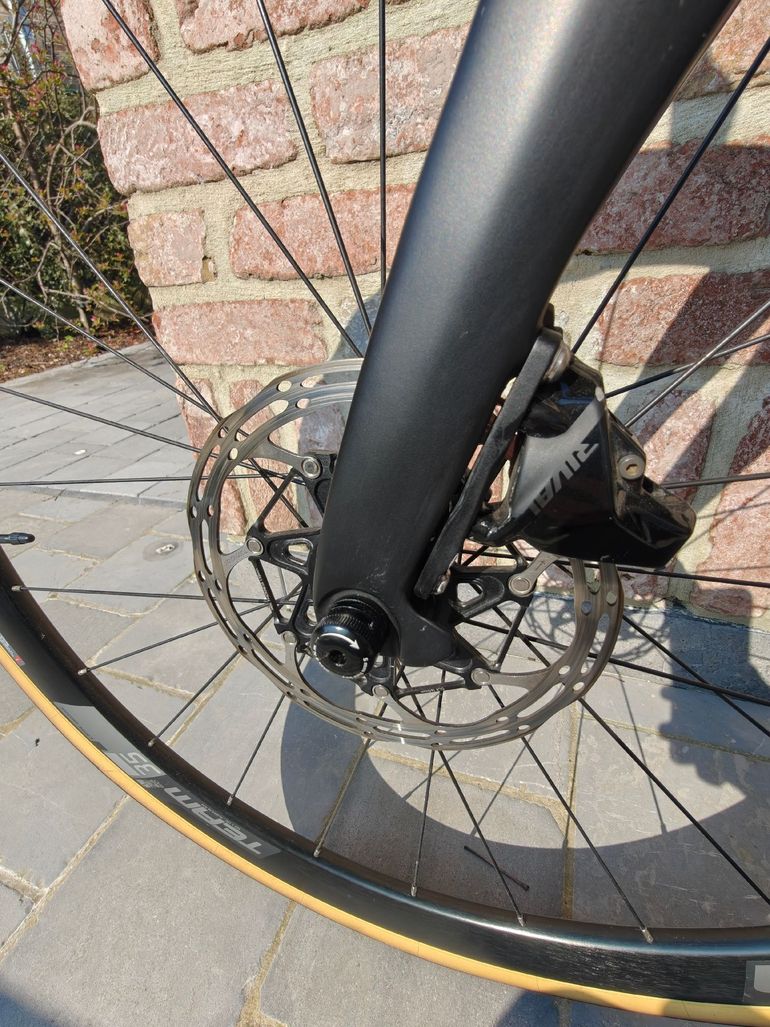 Used Pinarello Prince SRAM Rival eTap AXS 2022 Road & Gravel, Schwarz — image 4 of 14