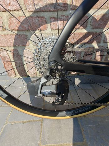 Used Pinarello Prince SRAM Rival eTap AXS 2022 Road & Gravel, Schwarz — image 13 of 14