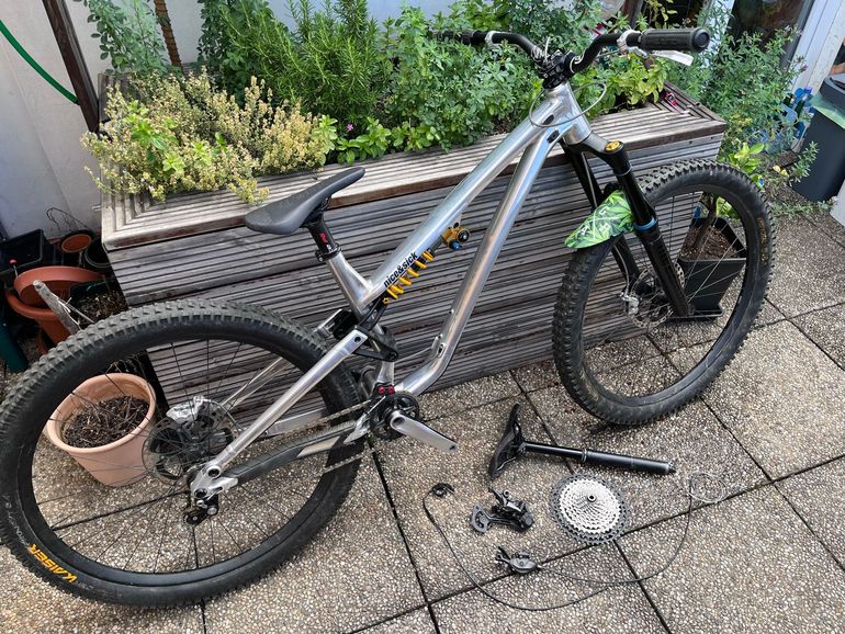 Used Commencal META AM 29 OHLINS 2021 2021 Mountainbike — image 1 of 28
