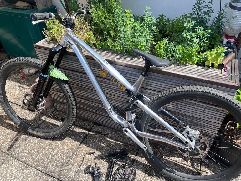 Used Commencal META AM 29 OHLINS 2021 2021 Mountainbike — image 2 of 28