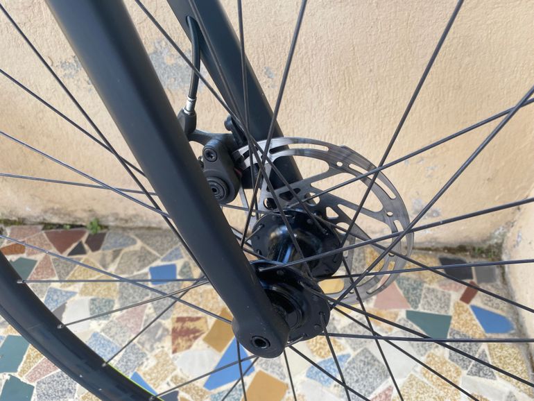 Used CUBE ATTAIN RACE 2023 2023 Road & Gravel — image 5 of 6