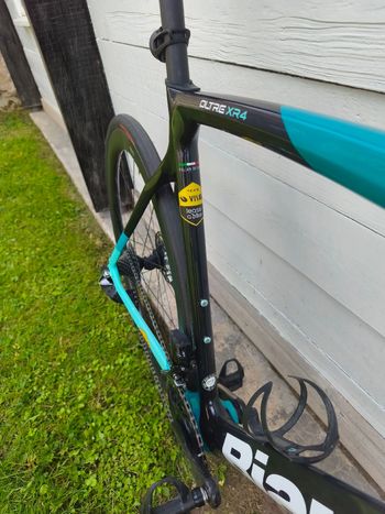 Used Bianchi Oltre XR4 Red eTap AXS 2024 2024 Road & Gravel — image 6 of 8