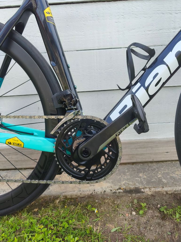 Used Bianchi Oltre XR4 Red eTap AXS 2024 2024 Road & Gravel — image 2 of 8