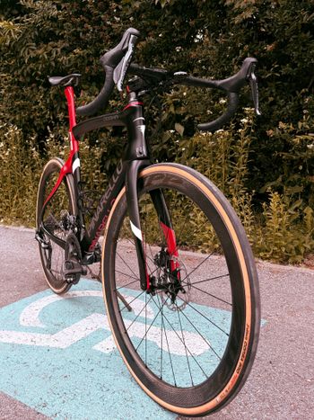 Used Pinarello Pinarello Dogma F8 Disk 2018 Road & Gravel, Black — image 3 of 10