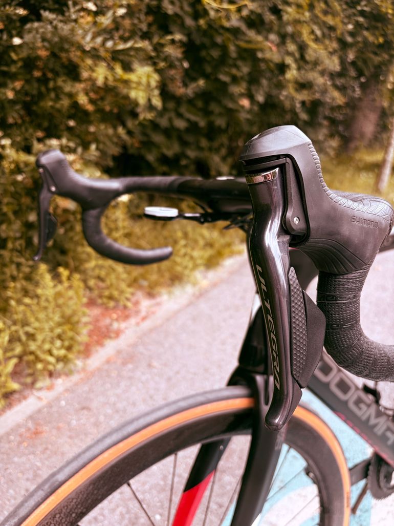 Used Pinarello Pinarello Dogma F8 Disk 2018 Road & Gravel, Black — image 8 of 10