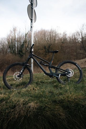 Used Canyon Torque Mullet CF 8 2024 2024 Mountainbike, Black, 29, 27.5 — image 2 of 22