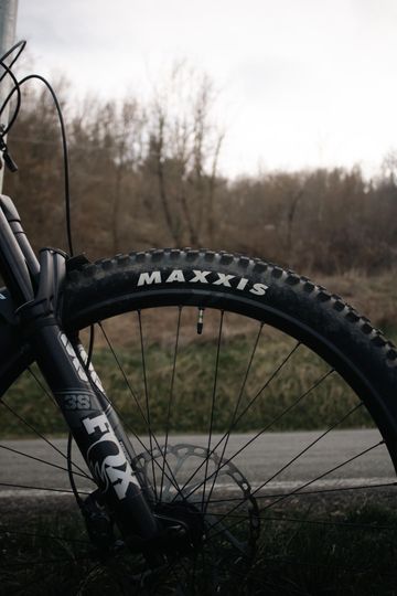 Used Canyon Torque Mullet CF 8 2024 2024 Mountainbike, Black, 29, 27.5 — image 9 of 22