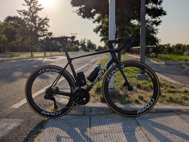 Used Giant TCR Advanced Pro 1 Di2 2025 2025 Road & Gravel, Black — image 2 of 5