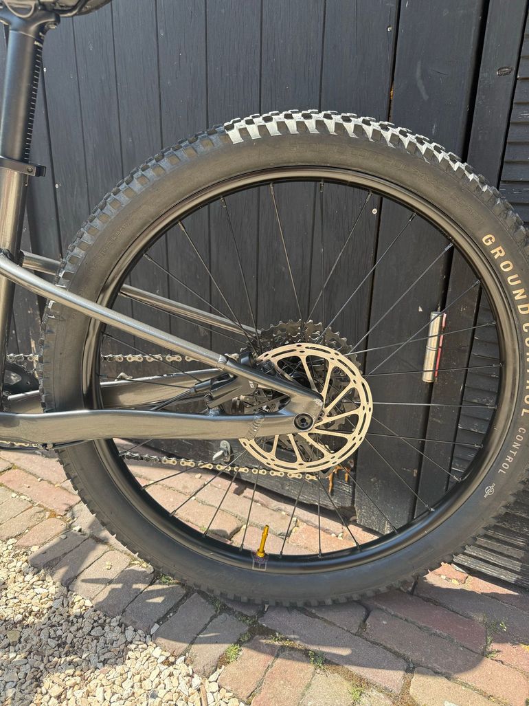 Used Specialized Riprock SRAM NX 2023 Mountainbike, Light Gray, 24 — image 6 of 16