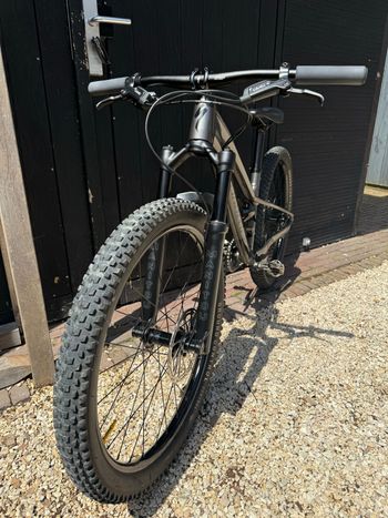 Used Specialized Riprock SRAM NX 2023 Mountainbike, Light Gray, 24 — image 2 of 16