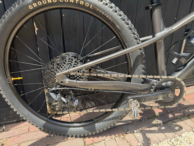 Used Specialized Riprock SRAM NX 2023 Mountainbike, Light Gray, 24 — image 3 of 16