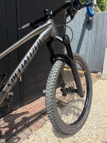 Used Specialized Riprock SRAM NX 2023 Mountainbike, Light Gray, 24 — image 7 of 16