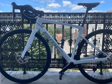 Used BMC Roadmachine FOUR 2024 2024 Road & Gravel, White — image 3 of 3